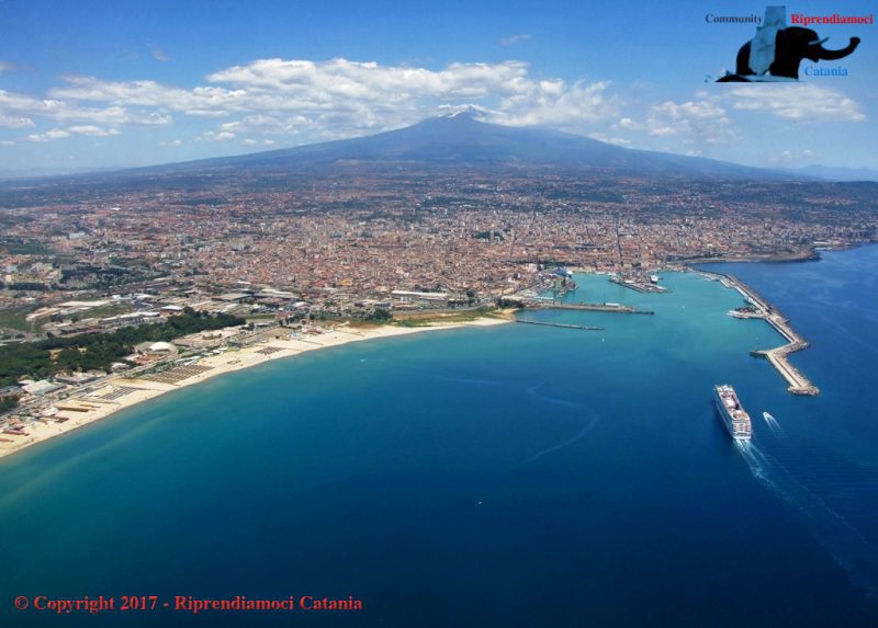 Sicilia Catania dall'alto